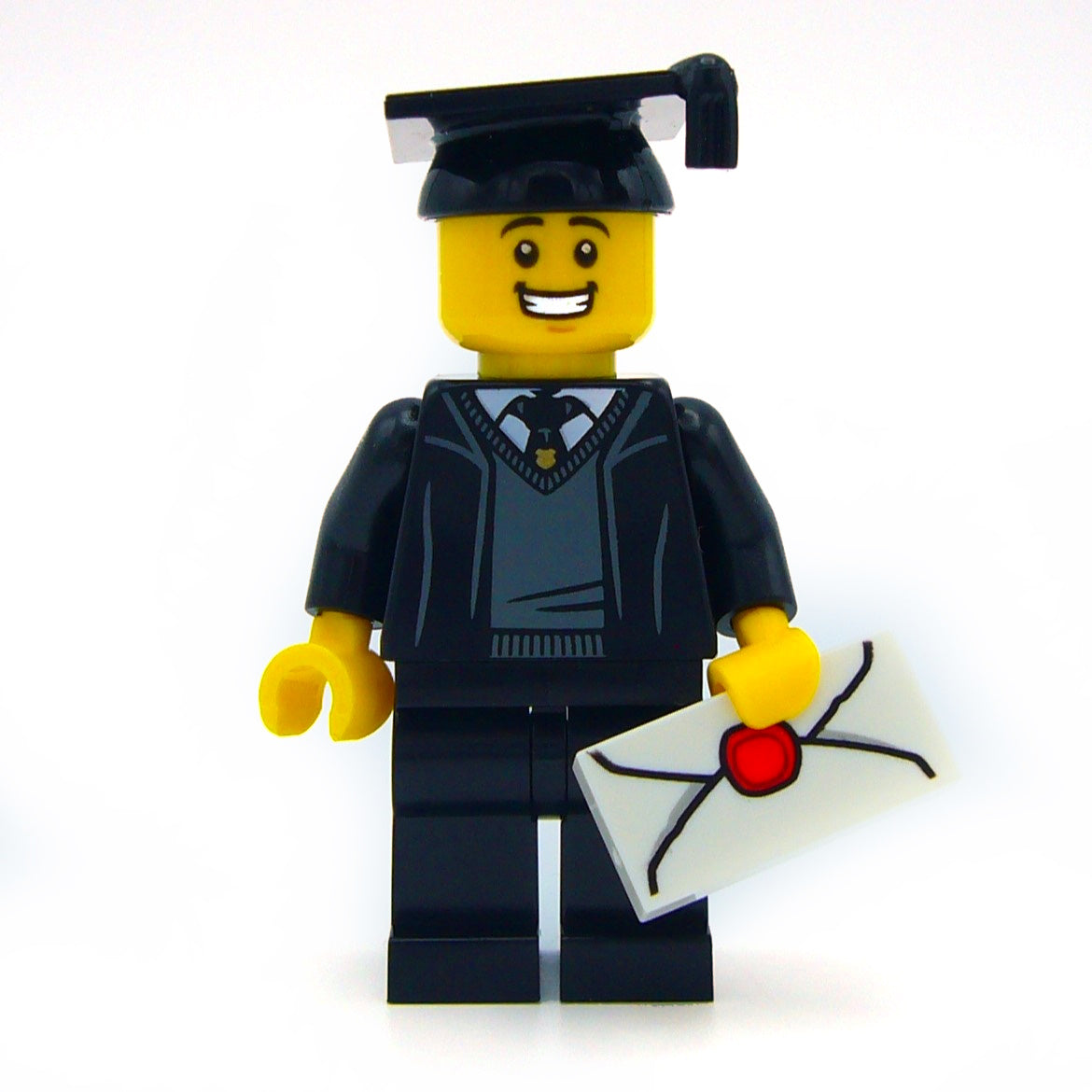 Graduate – Bricks & Minifigs Grand Rapids